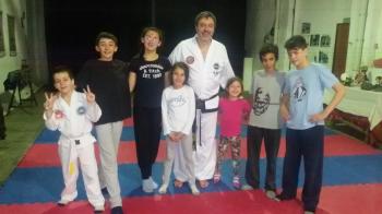 Primeras clases del Dojang, con Bautista, Fausto, Magda, Anita, Nina, Valentino y 
